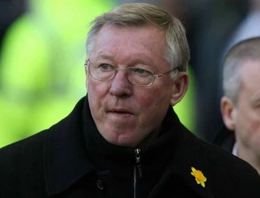 Συγκινητική επιστροφή Σερ Άλεξ Φέργκιουσον στο Ολντ Τράφορντ μετά την περιπέτεια της υγείας του (βίντεο)